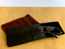 Lade das Bild in den Galerie-Viewer, Brillenetui